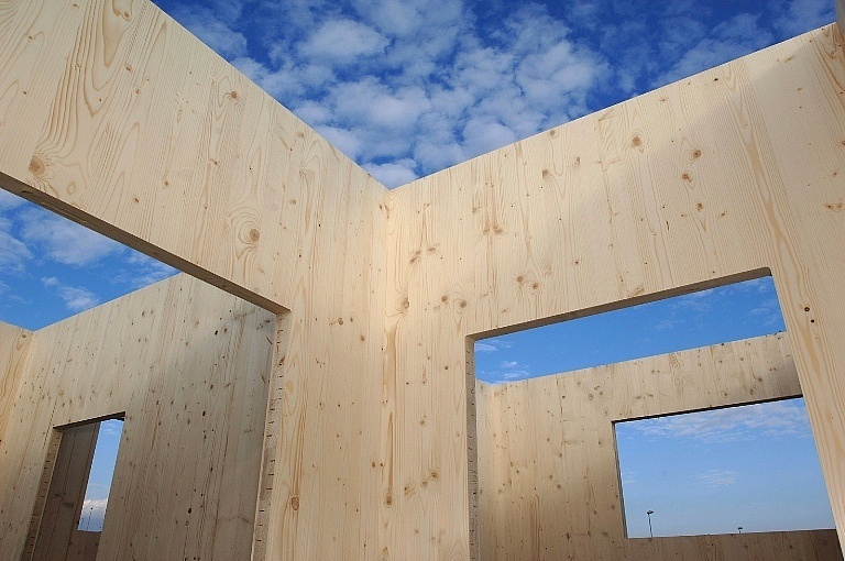 Edifici in legno con sistema XLAM